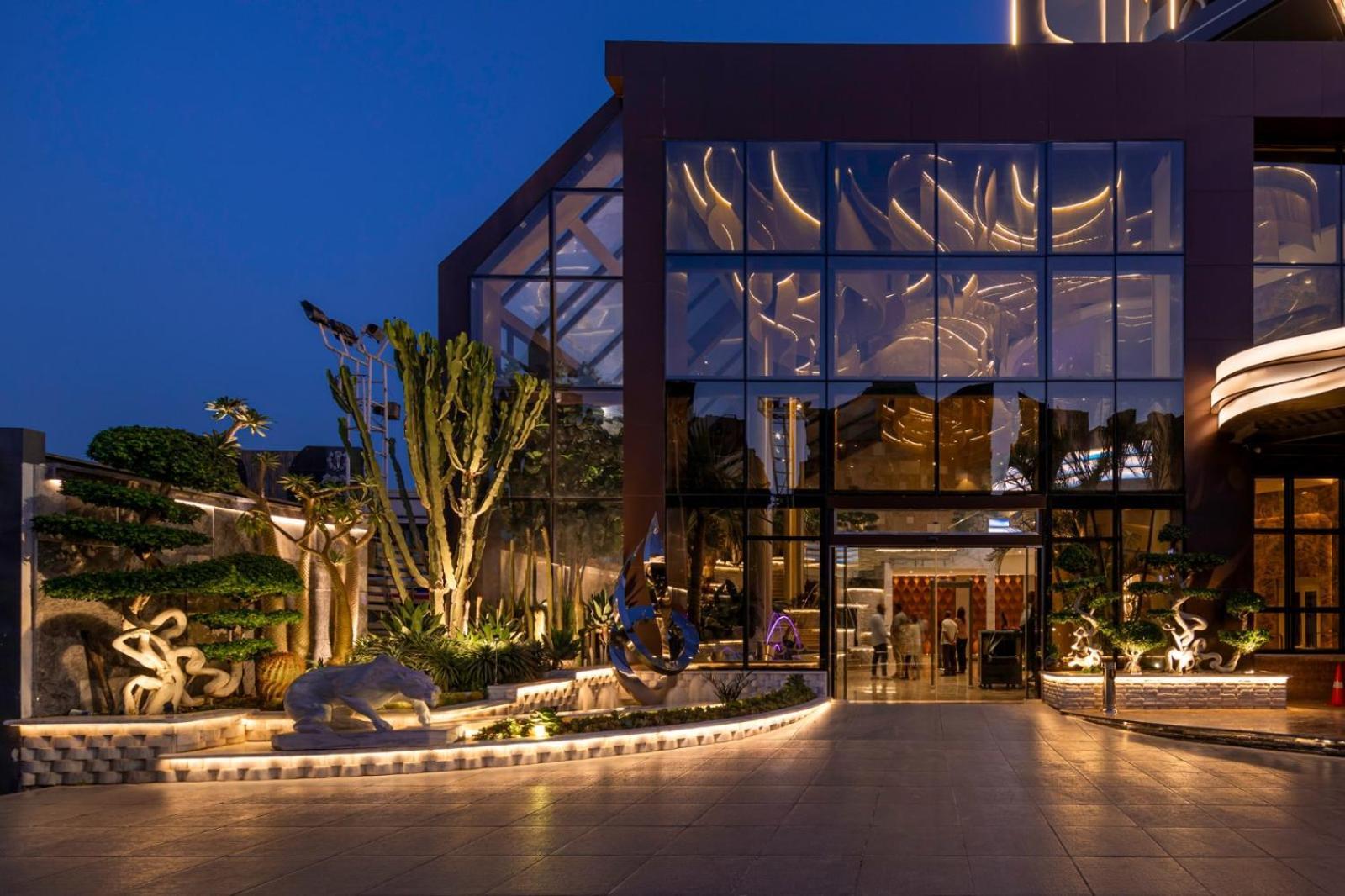 Mirage Hotel & Conference Center Alexandrië Buitenkant foto The entrance of the hotel