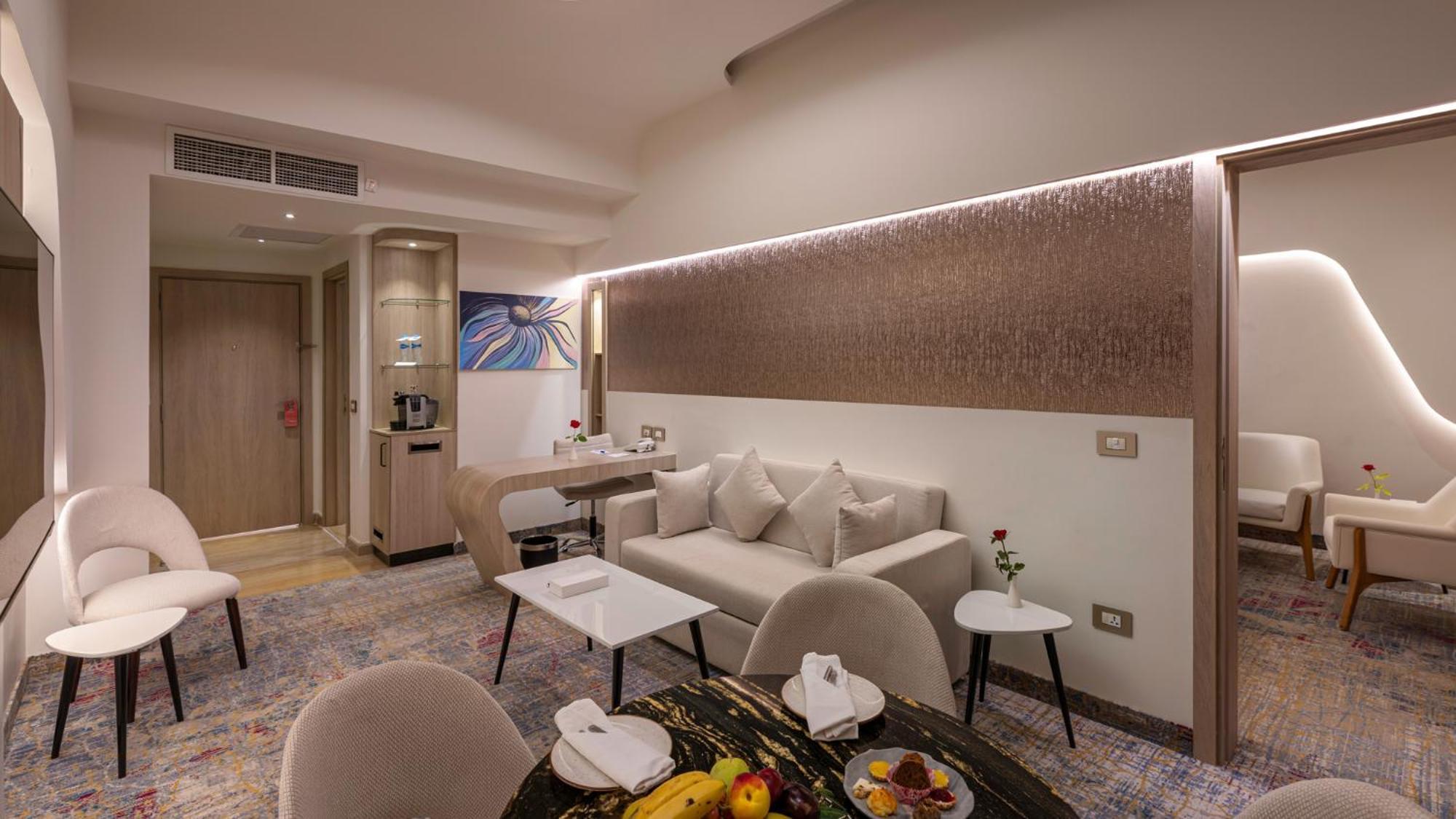 Mirage Hotel & Conference Center Alexandrië Buitenkant foto A suite at the hotel